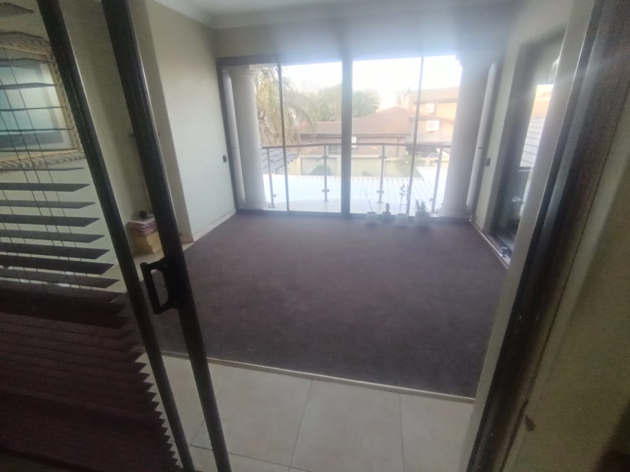 4 Bedroom Property for Sale in Roylglen Gardens Northern Cape